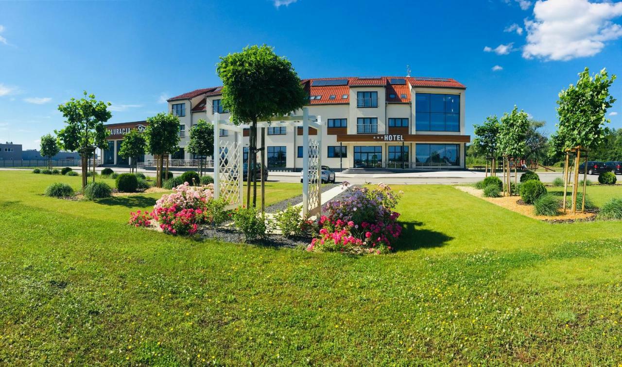 Hotel & Browar Slociak ออปอเล ภายนอก รูปภาพ